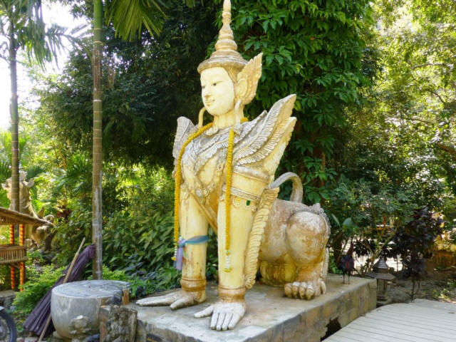 God sculpture on all 4s