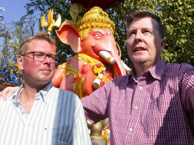 Chiang Mai Stefan and Beat in front of red sculpture elephant
