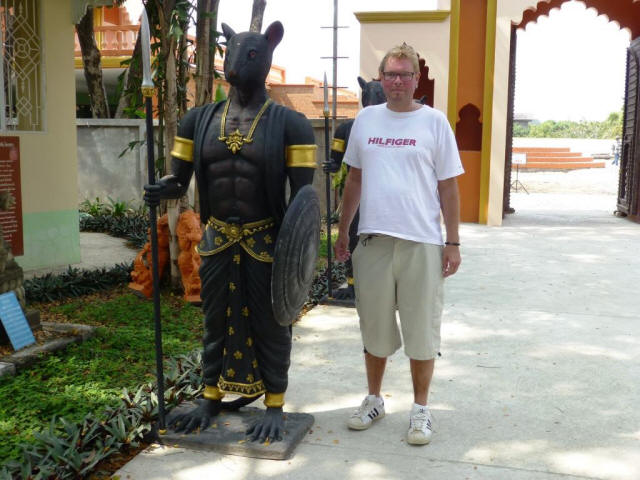 Thailand Chiang Mai temple Stefan next to god