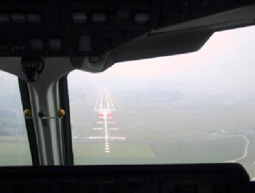 Cockpit View HB-IXW LSZH ILS 14