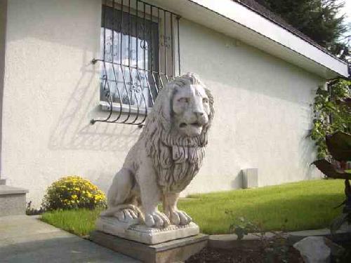 House Suhr Lion sculpture right