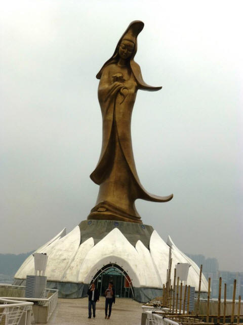 Macau statue bronze