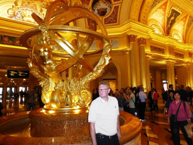 Macau Stefan in front the Venetian