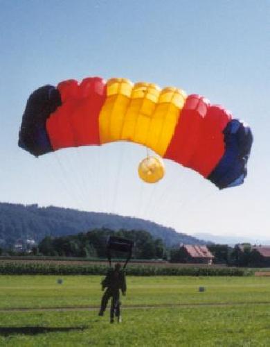 Paragliding LSZV Beat and Frederik tandem flight landing