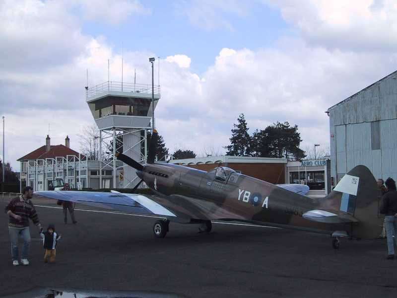 Chalon sur Saône Spitfire on ground 1 from side/back