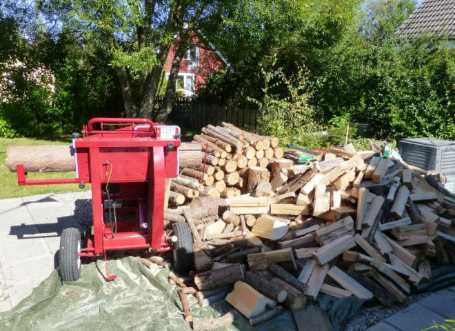 Stocka log cutting machine